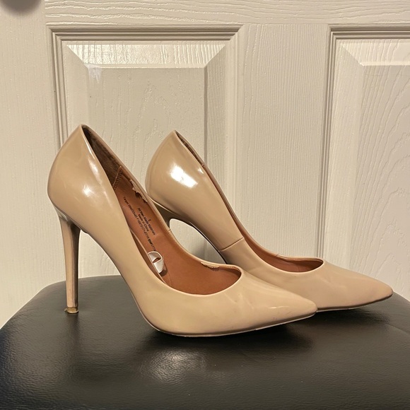 Mossimo Nude Heels - Picture 1 of 6